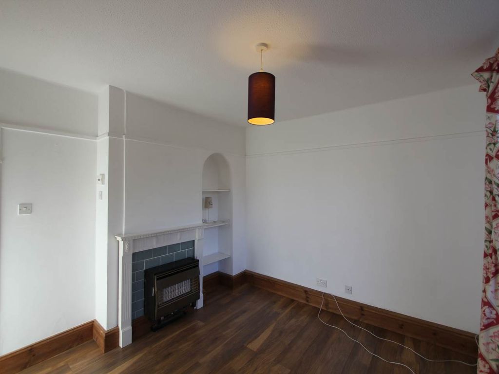 Property photo 3 of 10 Lounge