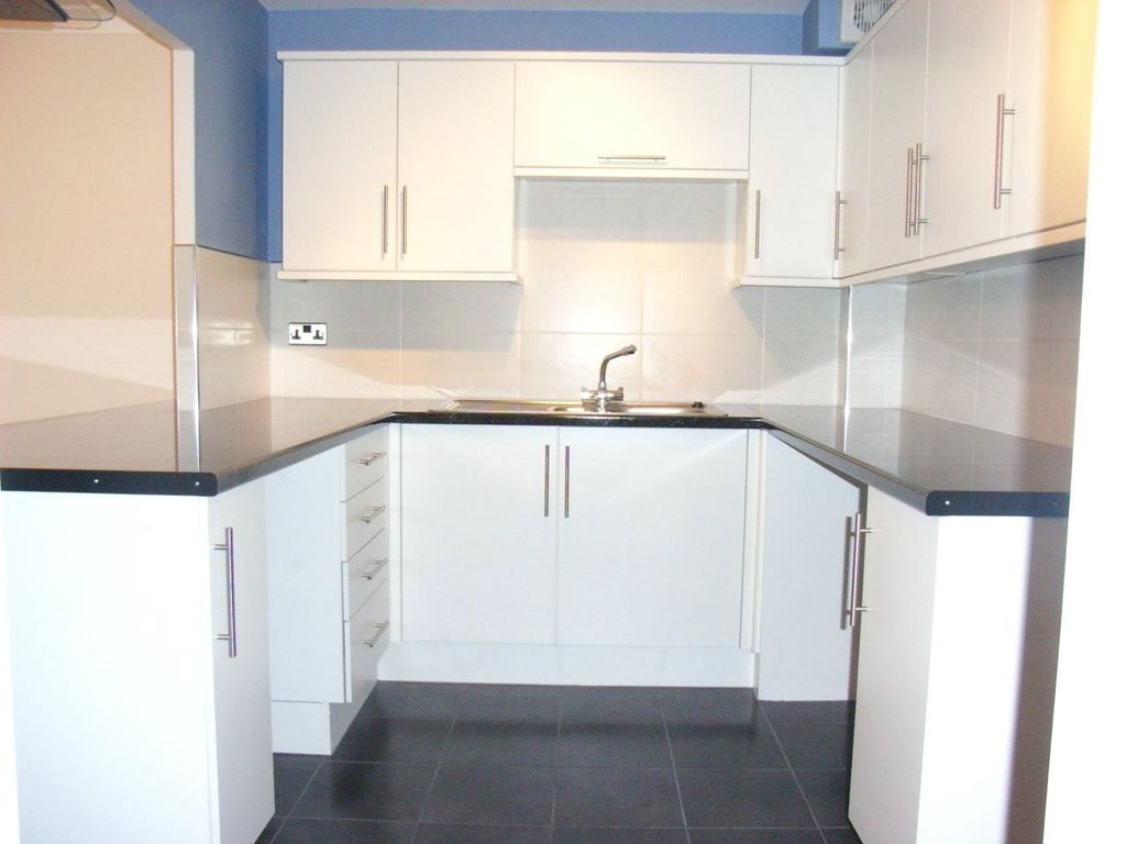 Property photo 2 of 5 Kitchen