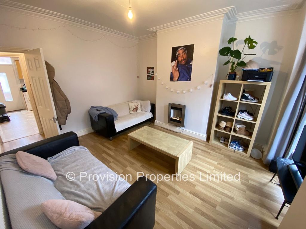 Property photo 3 of 7 Photo