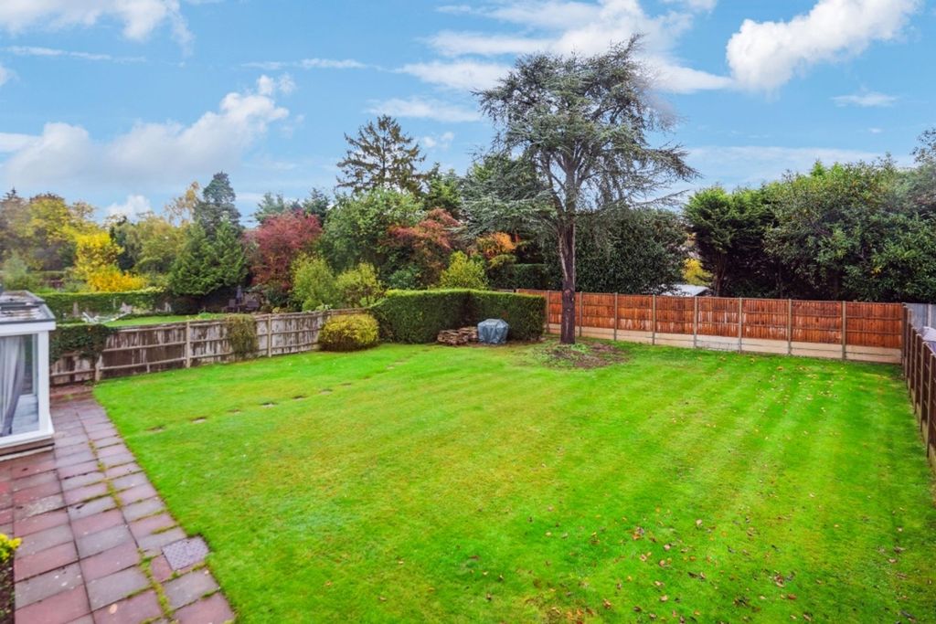 Property photo 2 of 17 Garden