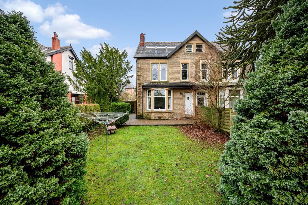 Property photo 2 of 45 47 Earnsdale Avenue External-6.Jpg