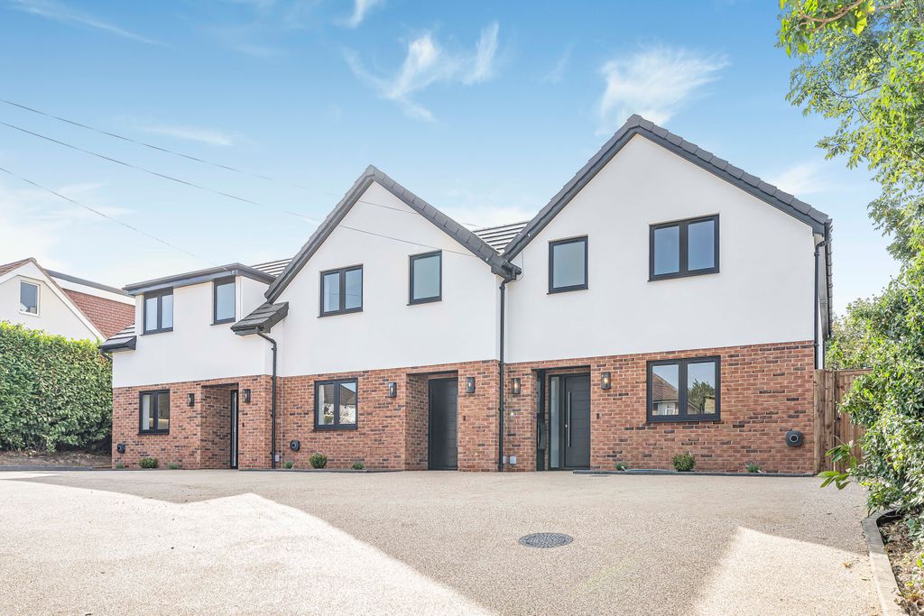 Property photo 1 of 17 External Front