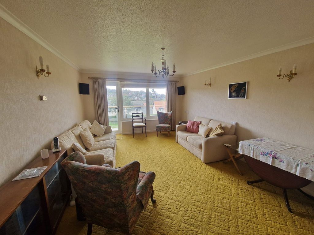 Property photo 2 of 12