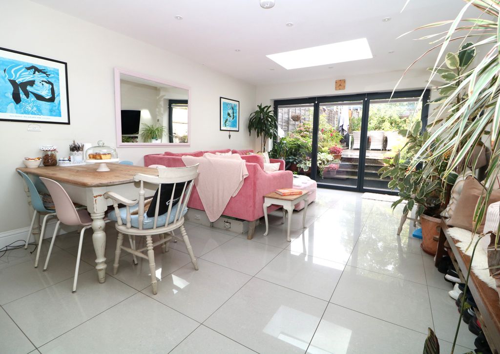 Property photo 1 of 14 Img_9740