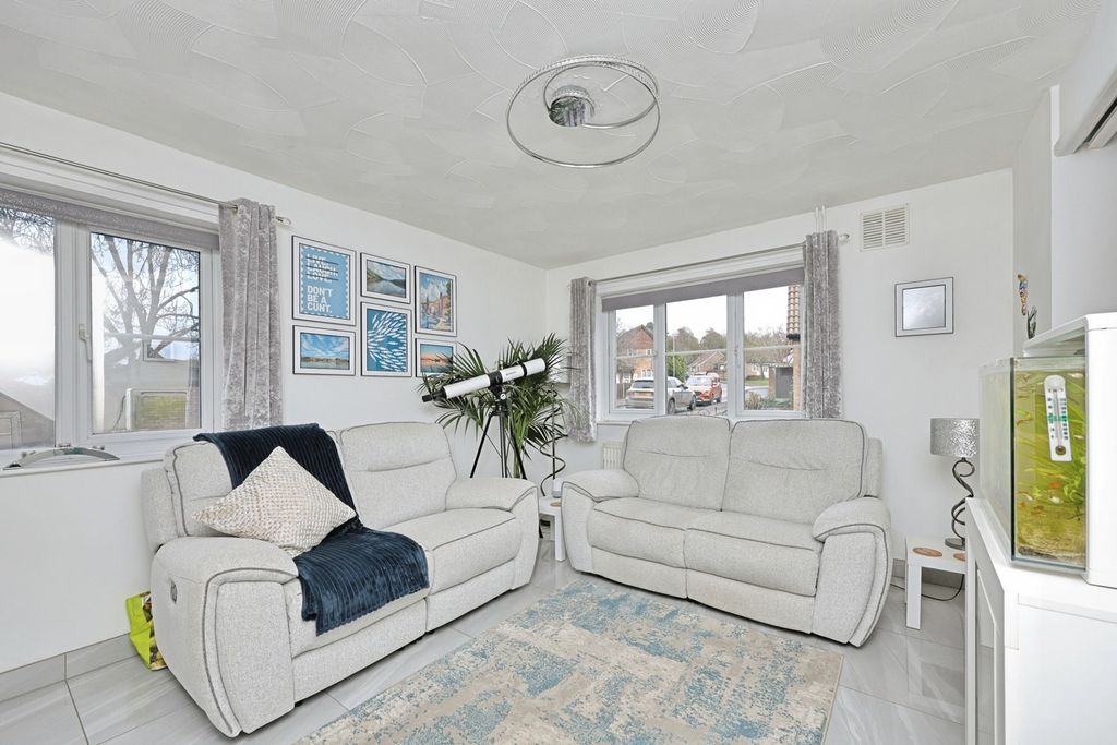 Property photo 3 of 12 Pbox-Img.Jpg