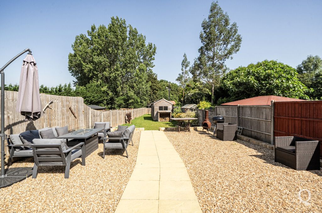 Property photo 3 of 26 E17c2A58-A359-4Bd...