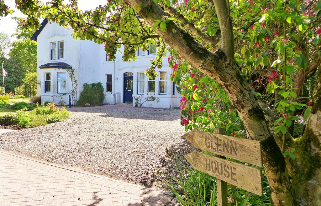 Property photo 2 of 57 Glenn House Driveway And Sign