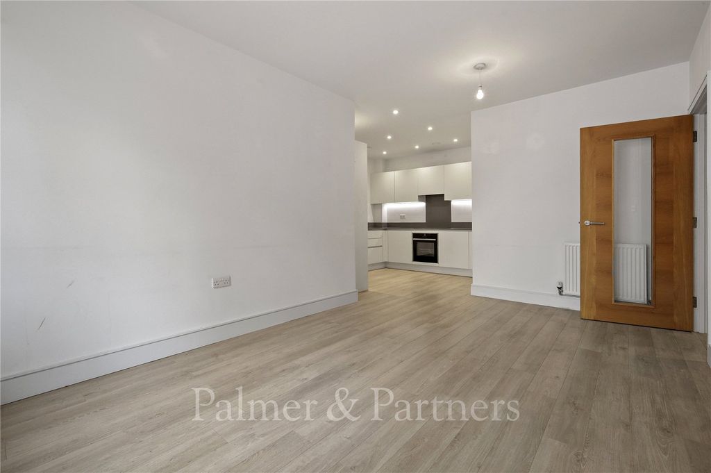 Property photo 2 of 10 Reception Room