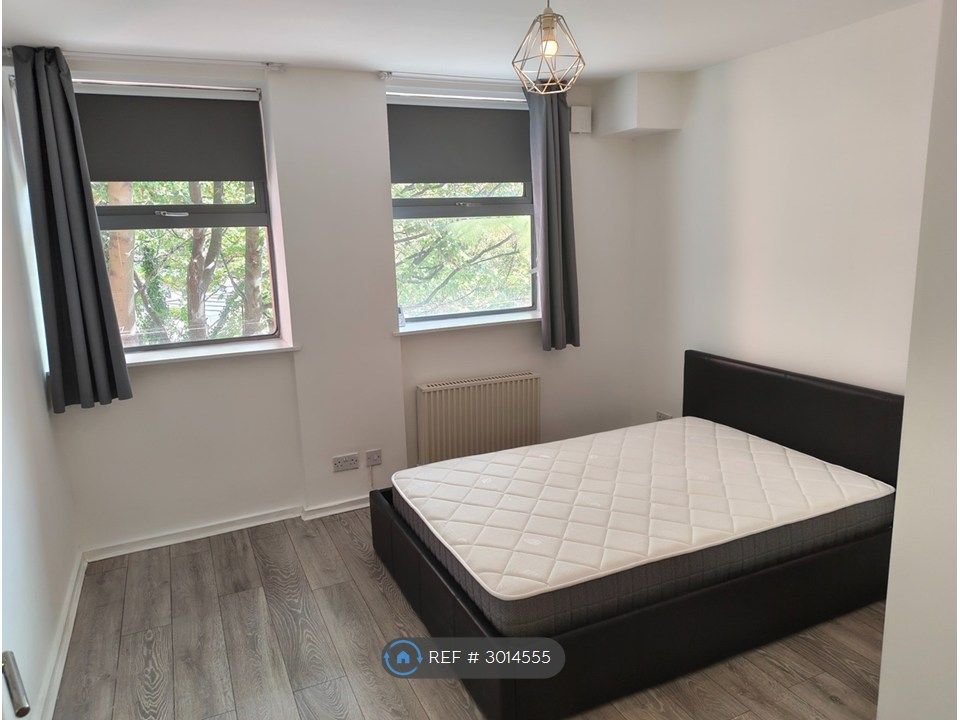 Property photo 1 of 12 Bedroom