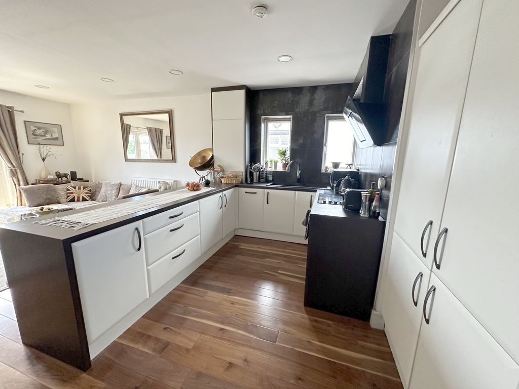 Property photo 2 of 15 Kitchen