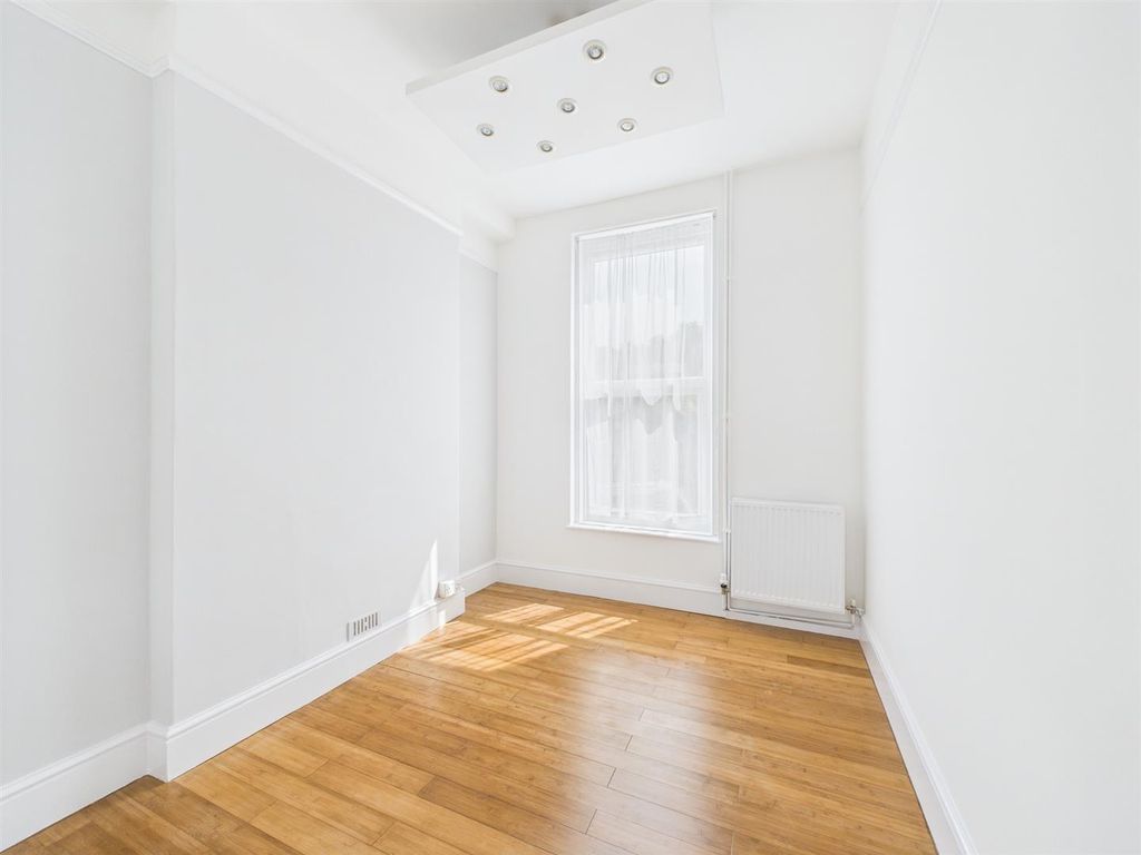 Property photo 2 of 11 Cam02742G0-Pr0044-Still003.Jpg