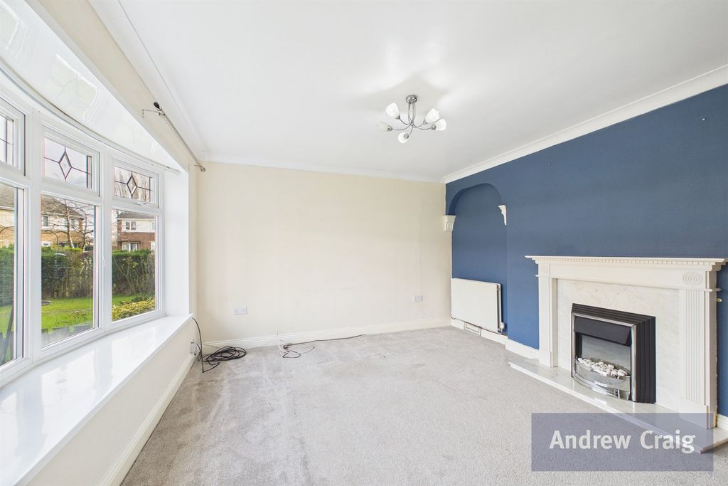 Property photo 2 of 9 Lounge