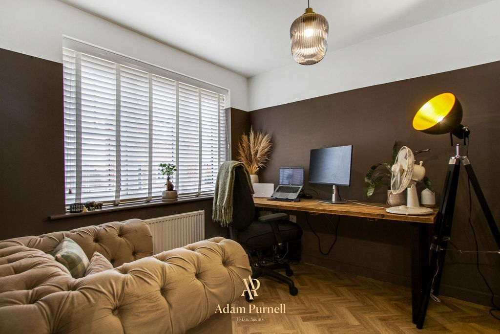 Property photo 3 of 31