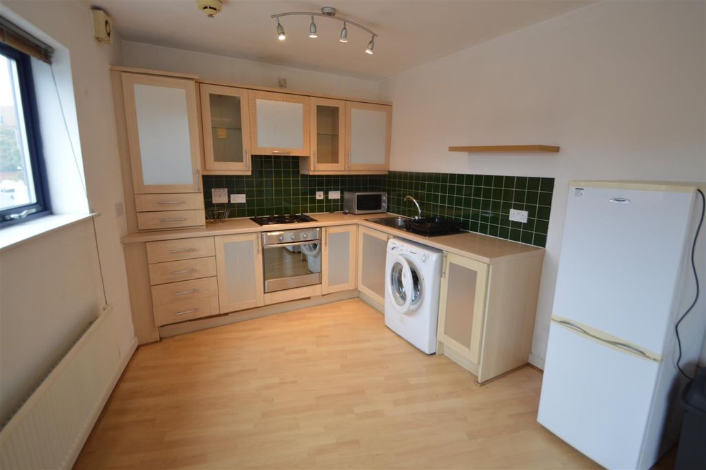 Property photo 3 of 6