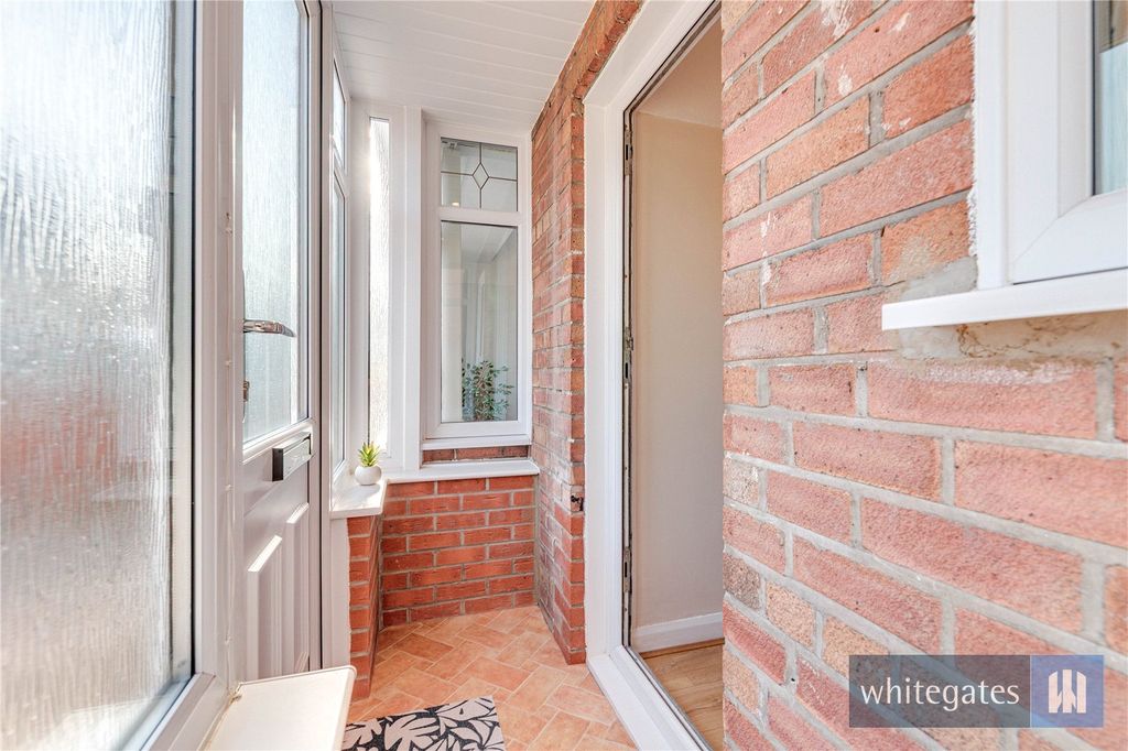 Property photo 3 of 43 Picture No. 02