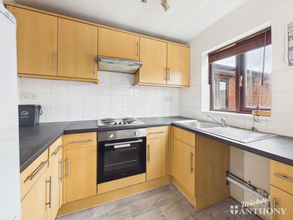 Property photo 3 of 8 Cam03852G0-Pr0607-Still005