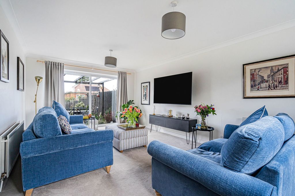 Property photo 2 of 20