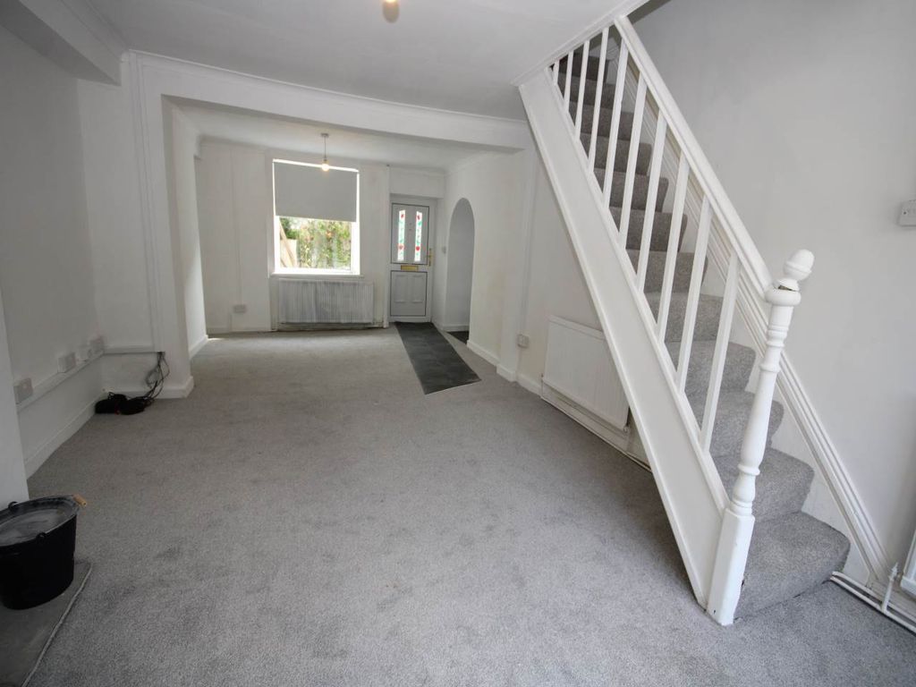 Property photo 3 of 20 Lounge (2)