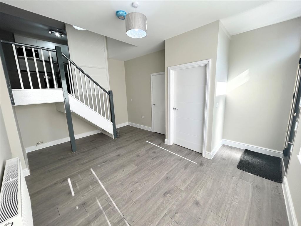 Property photo 2 of 11 1.Jpg