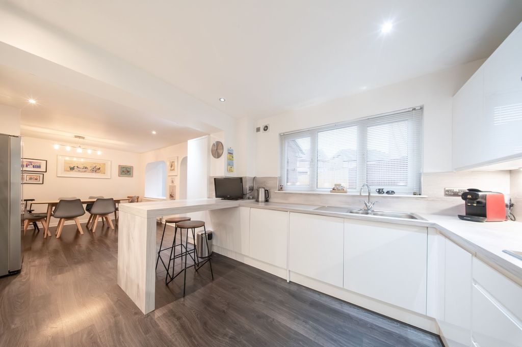 Property photo 3 of 34 Kitchen Dining Room