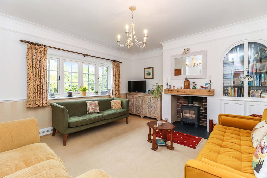 Property photo 3 of 33