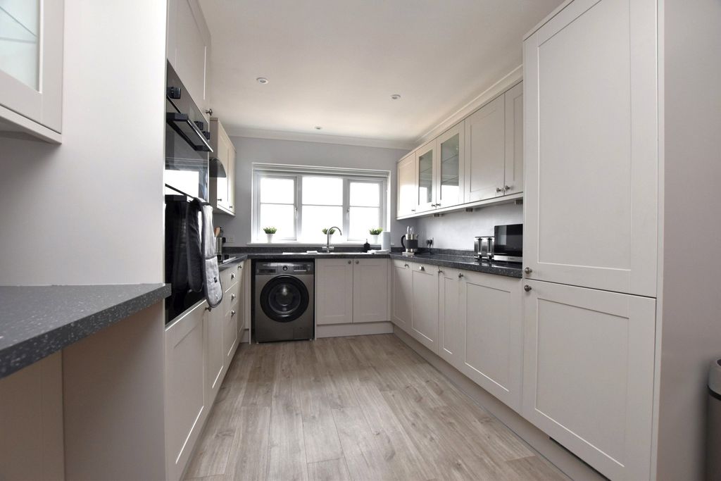Property photo 3 of 14 Picture No. 05