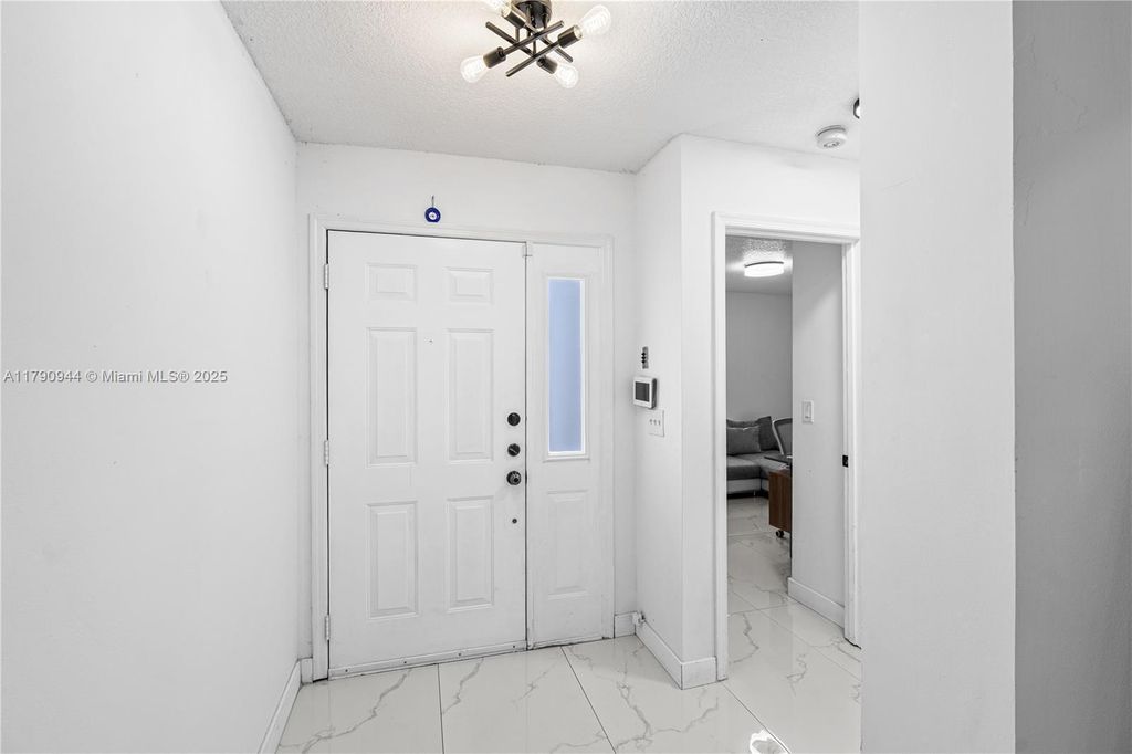 Property photo 3 of 25 <Alttext/>