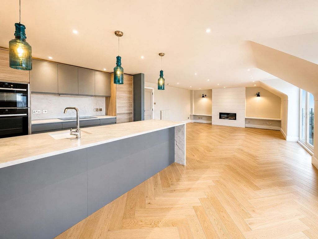 Additional image 4 of 3 bed flat for sale7 Churchill House, Park Heights, St Helier JE2