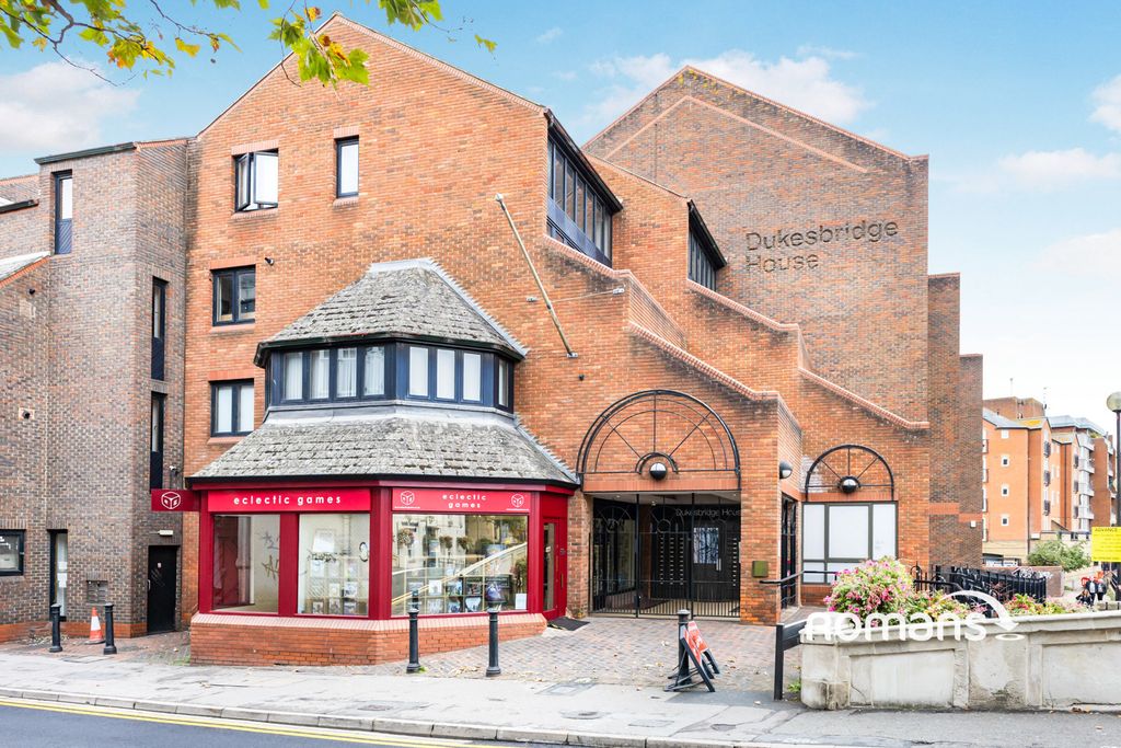 Property photo 1 of 8 Photo