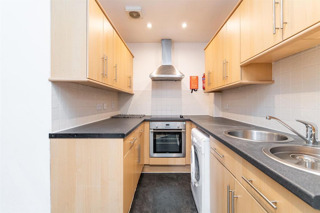 Property photo 2 of 13 Df714003-F7A6-4c08-Bff2-8E0B43Df9A89.Jpeg