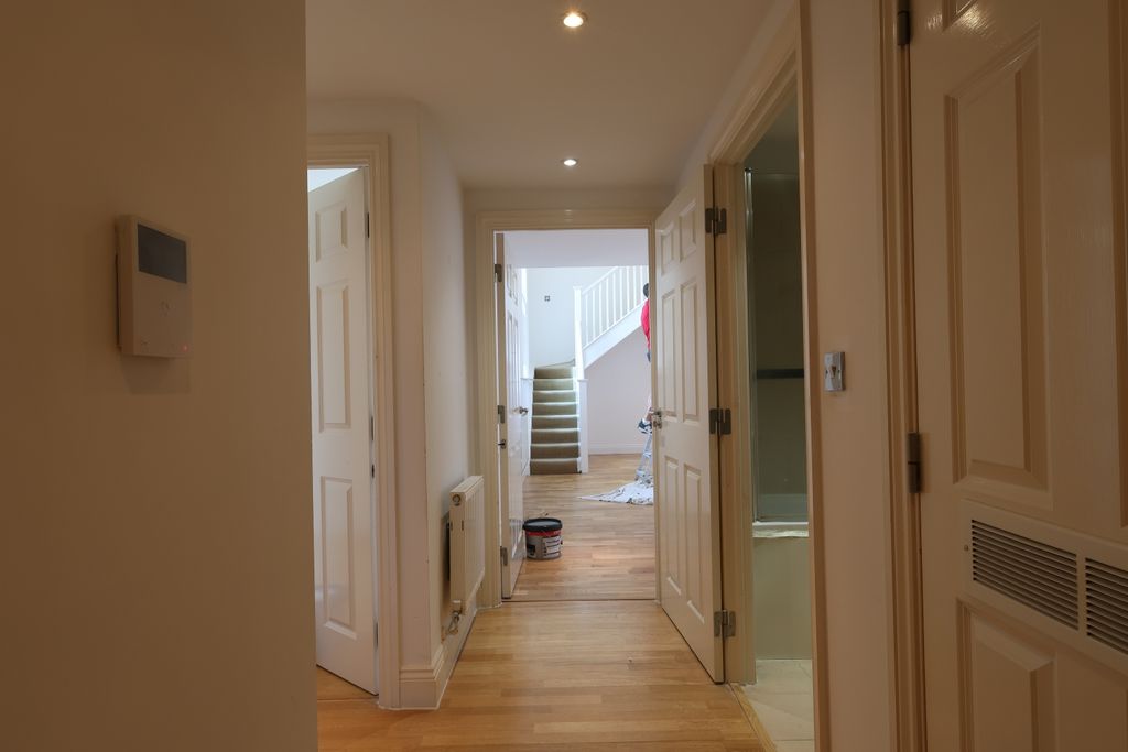Property photo 2 of 16 Entrance Hallway
