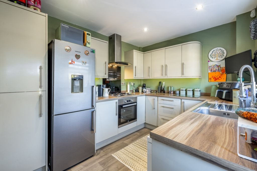 Property photo 3 of 21 16 Stephenson Close (Wyberton)-16