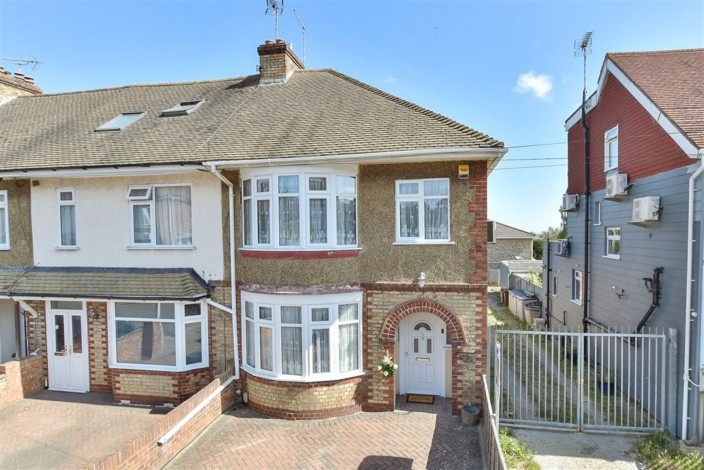 Property photo 1 of 11 External (Web)