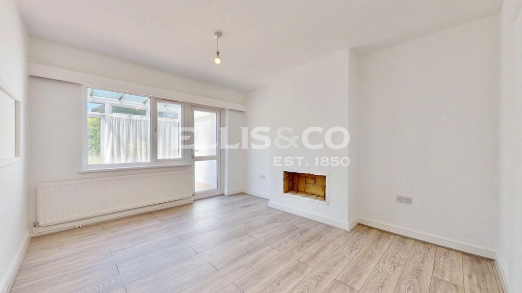 Property photo 3 of 12 Picture No. 24