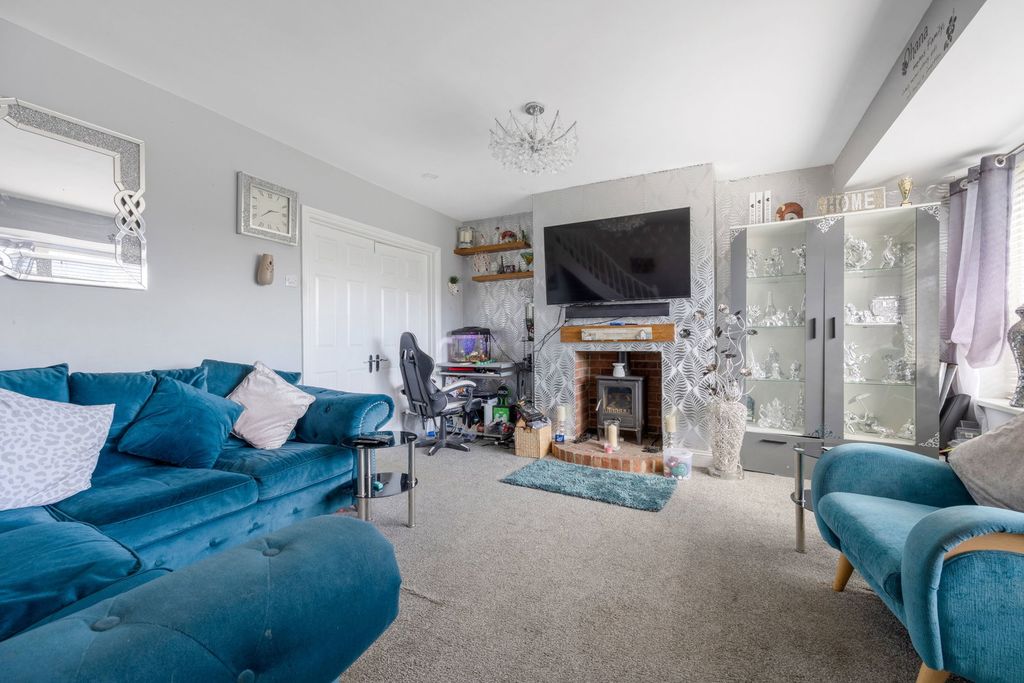 Property photo 3 of 16