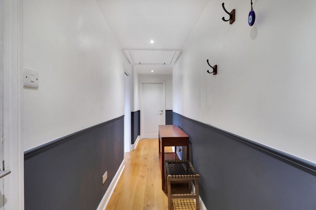 Property photo 2 of 15 Entrance Hall