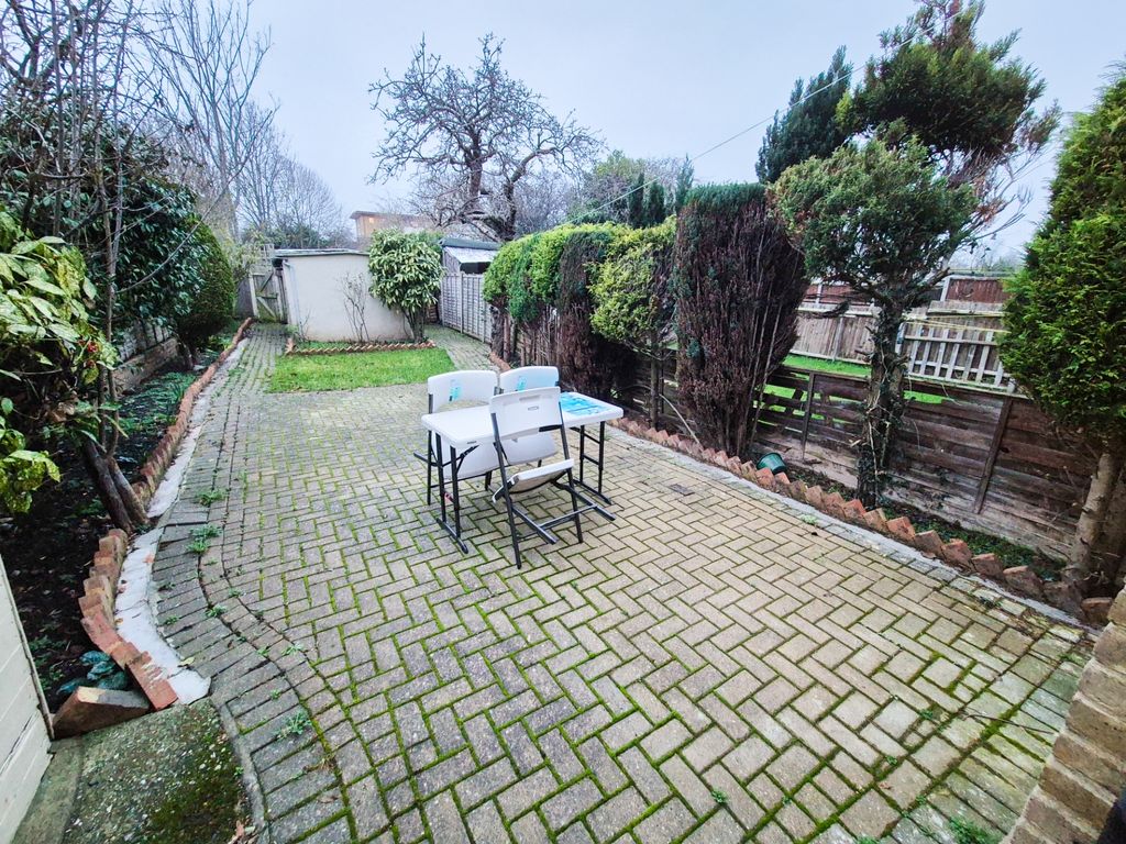 Property photo 3 of 7 Photo 4