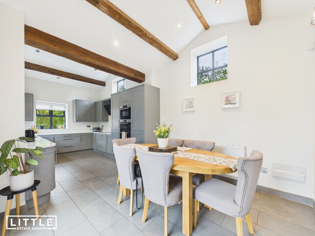 Property photo 2 of 59 Photo 24