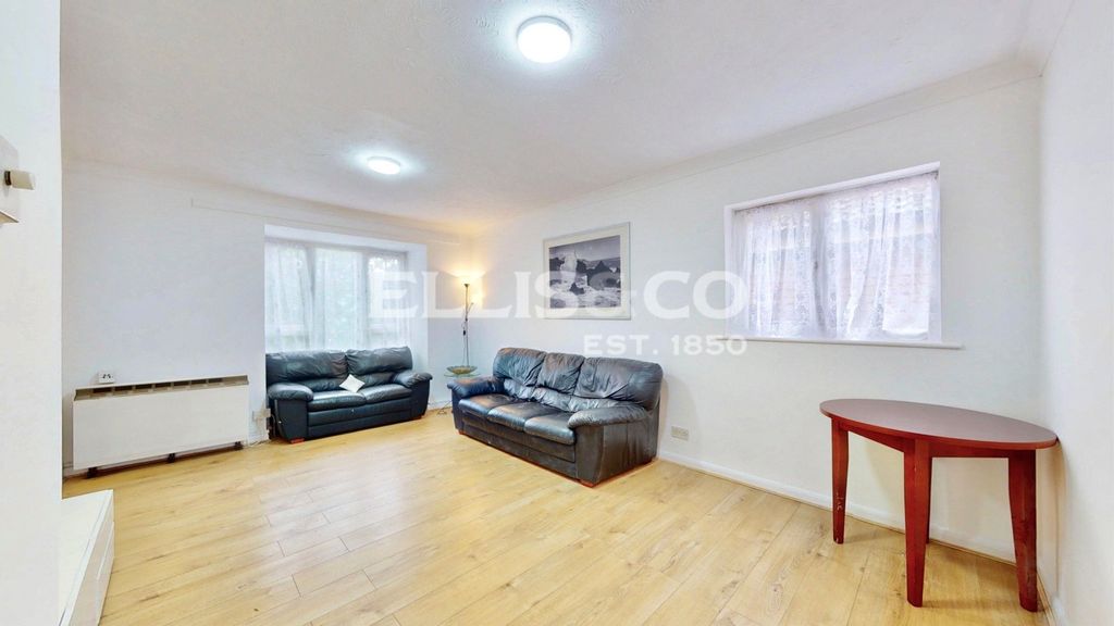 Property photo 2 of 17 Picture No. 29