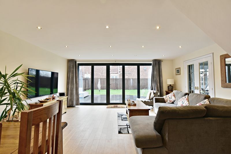 Property photo 2 of 27 Photo 4