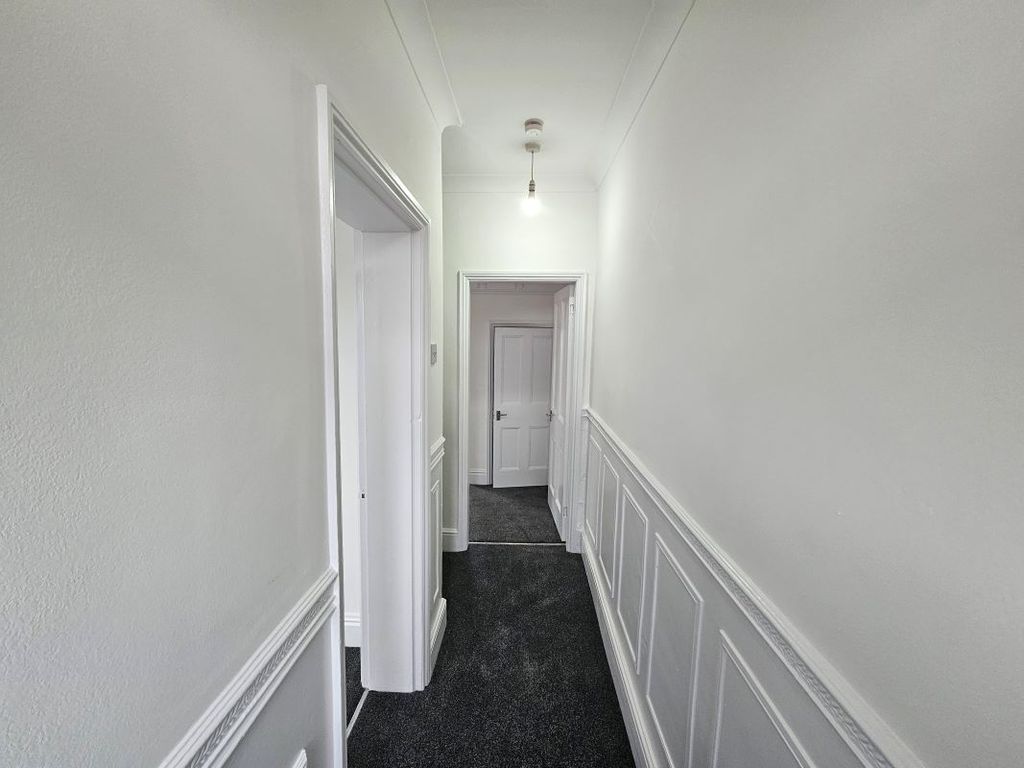 Property photo 2 of 32