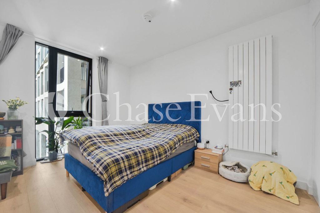 Property photo 3 of 17 Sleeping Area