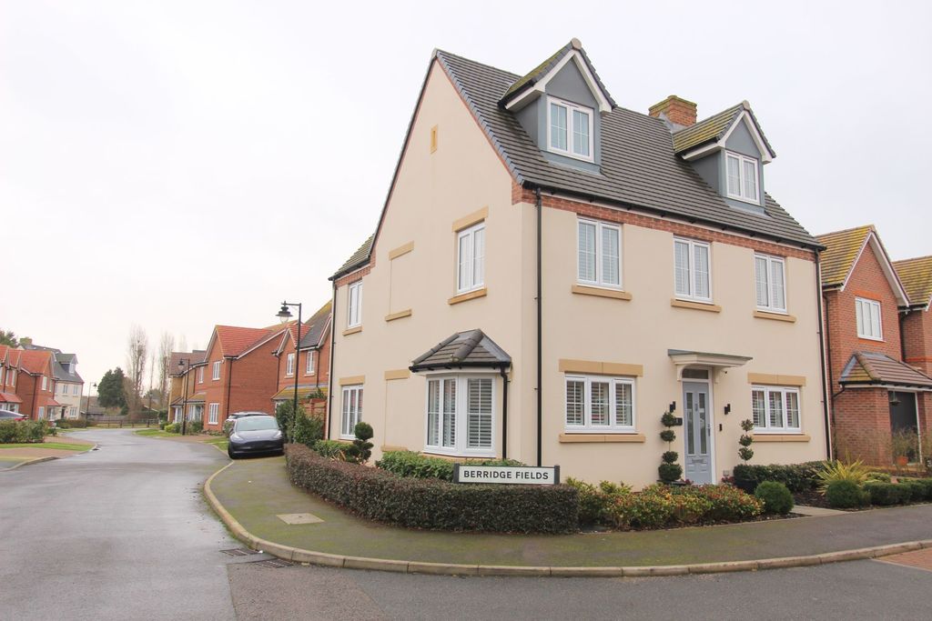 Property photo 3 of 24 Front 2