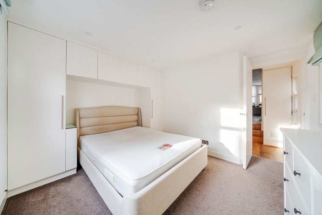 Property photo 2 of 15 1393816-14-694932...