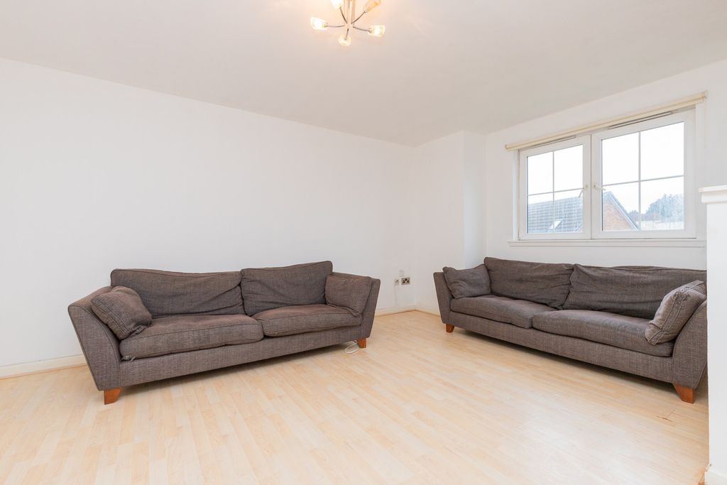 Property photo 2 of 25