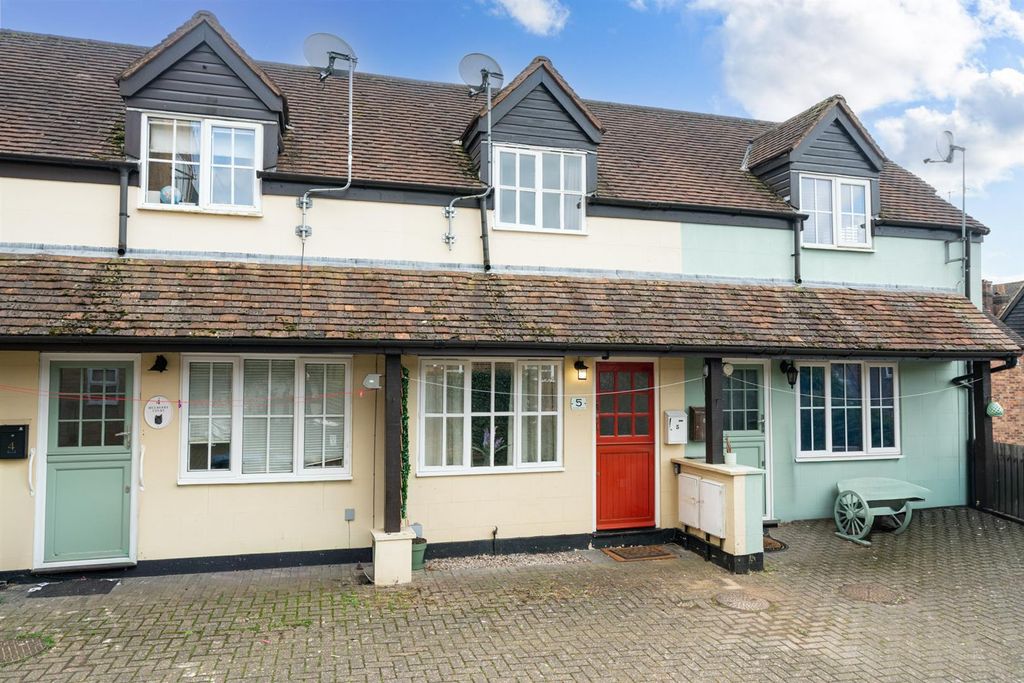 Property photo 1 of 12 5-Mulberry-Court-.Jpg