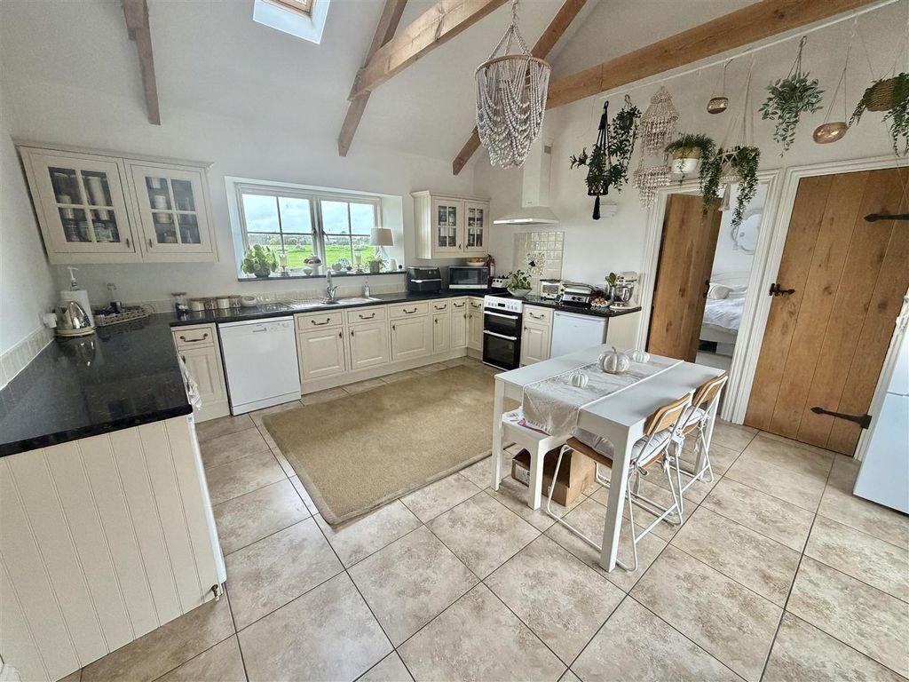 Property photo 3 of 17 20251031_115908000_Ios.Jpeg