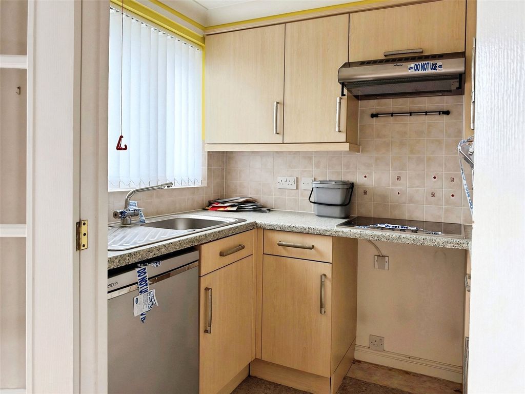 Property photo 3 of 9 3 - Kitchen