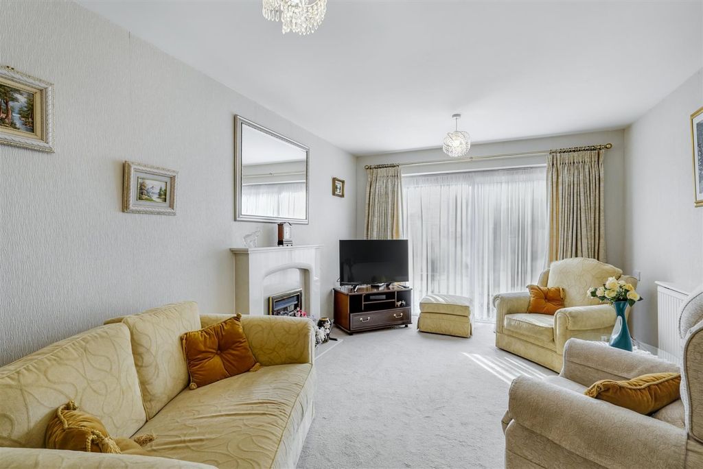 Property photo 2 of 12 Lounge/Sitting Room