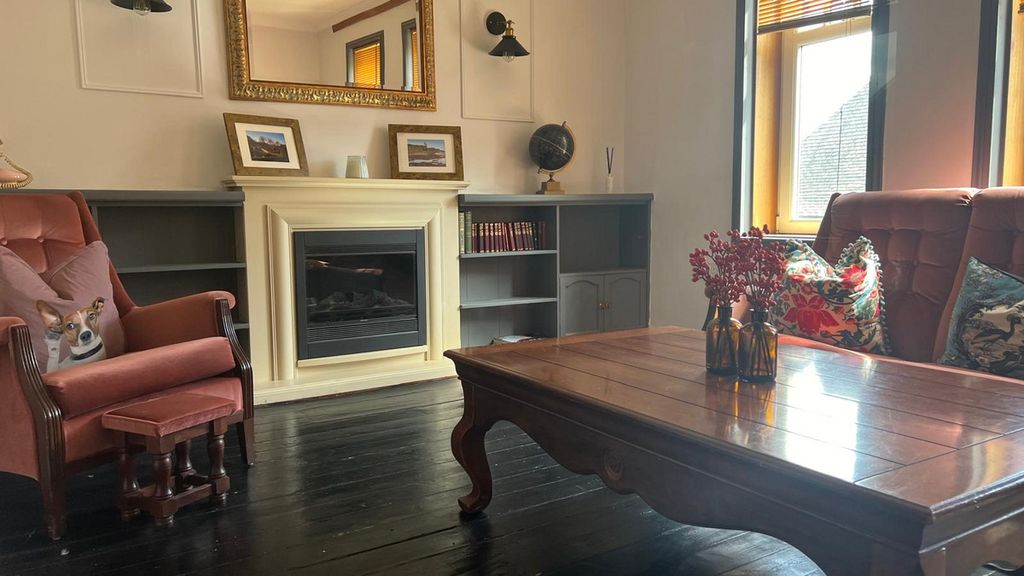 Property photo 2 of 7